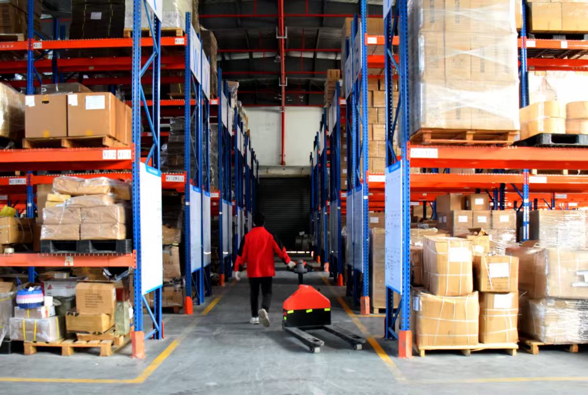 反光膜儲(chǔ)存庫房 反光膜儲(chǔ)存庫房