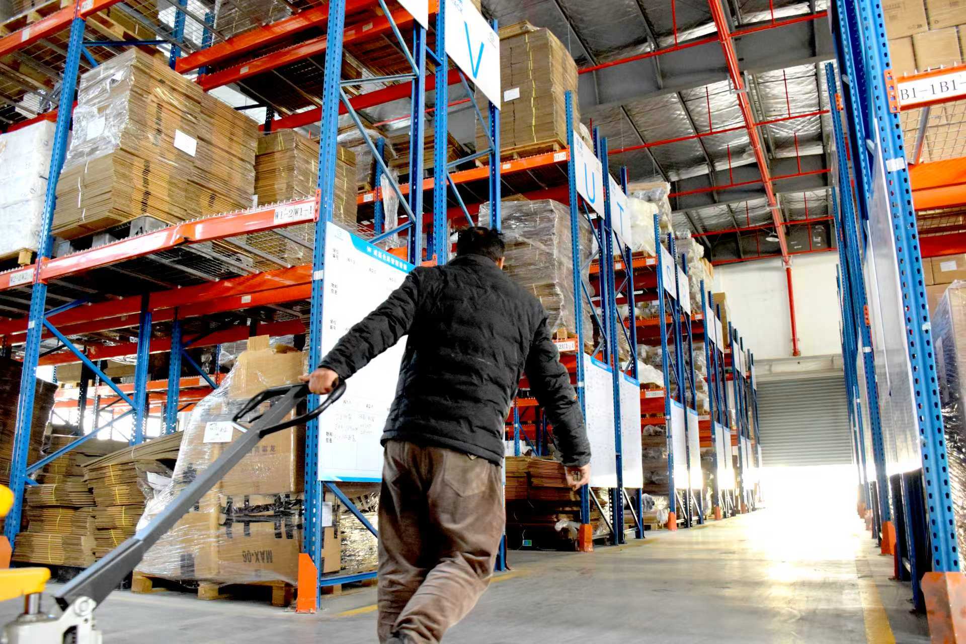 預(yù)成型標(biāo)線帶生產(chǎn)庫房 預(yù)成型標(biāo)線帶生產(chǎn)庫房